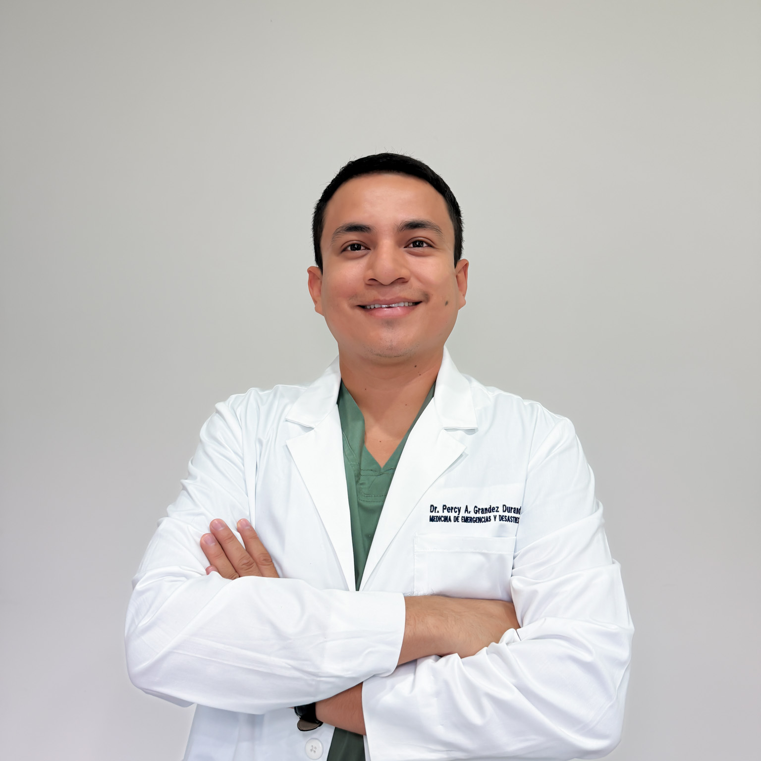 Dr. Percy Alonso Grandez Durand - Especialista en Medicina de Emergencias y Desastres